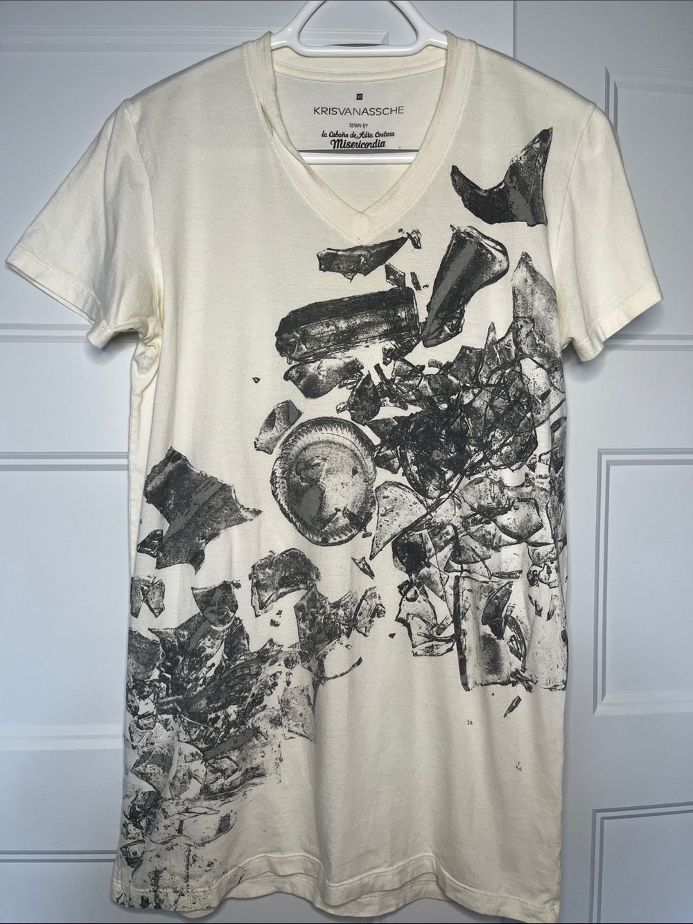Kris Van Assche Cream V-Neck Shattered Glass Graphic Tee